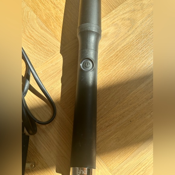 GHD Tapered Curling Wand - Picture 2 of 5